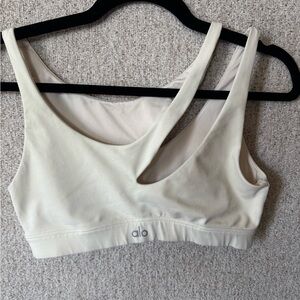 Alo Sports Bra, size Medium. EUC!